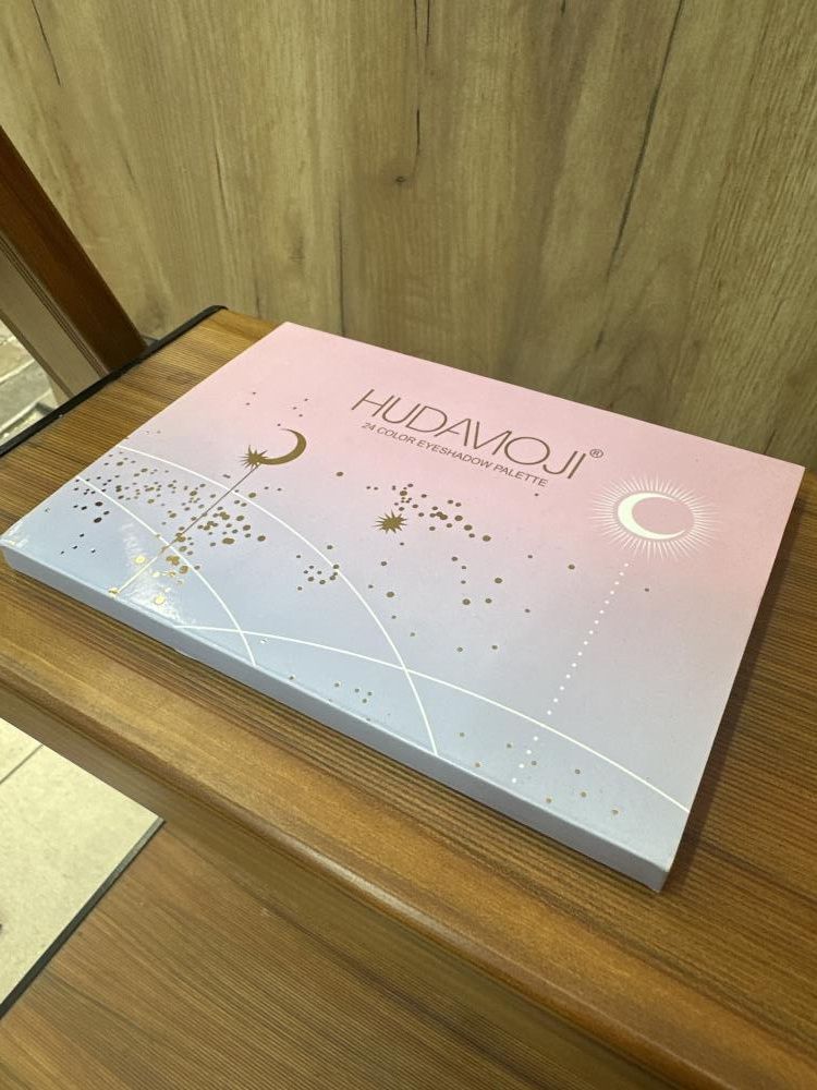 Тени для век Hudamoji Moon 24 цвета