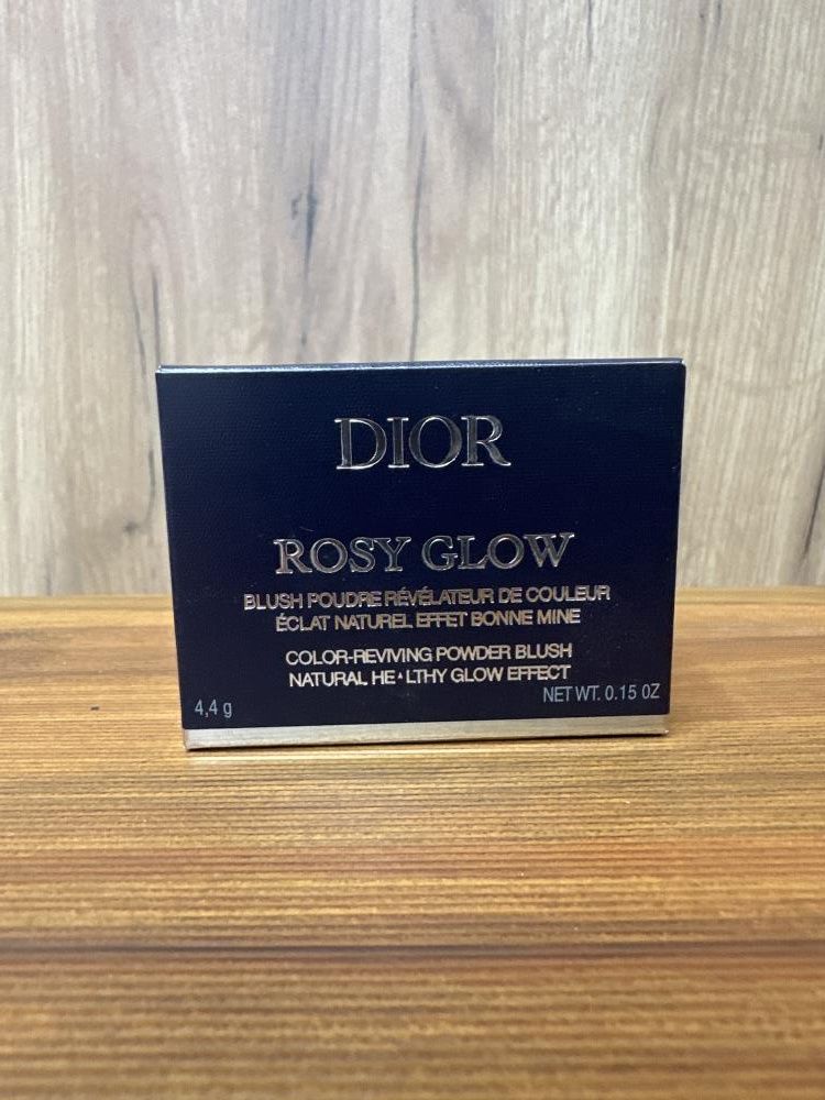 Румяна для лица матовые персиковые Dior в оттенке 012